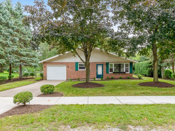 705 2nd Ave NW, Demotte, IN 46310