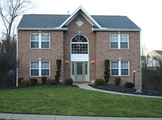 2020 Blossom Dr, Gibsonia, PA 15044