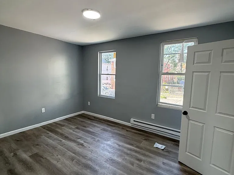 11 Grove Ter — Photo 1