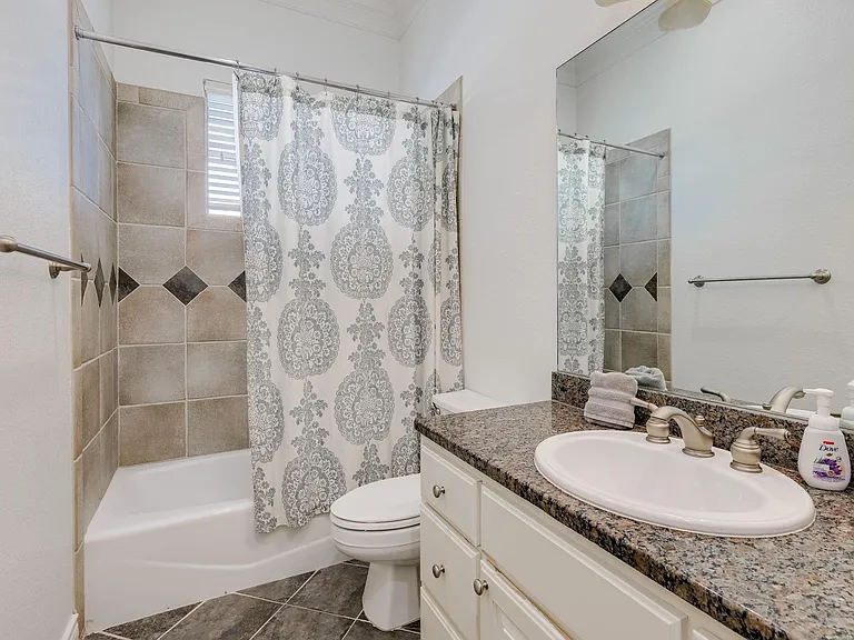 132 Lakeway Dr — Photo 21