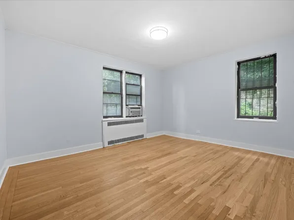 3017 Riverdale Avenue image 9 of 11