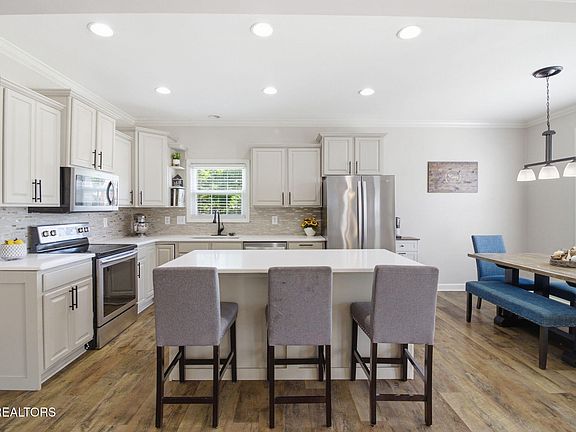 2nd image of 6949 Wyndham Pointe Ln