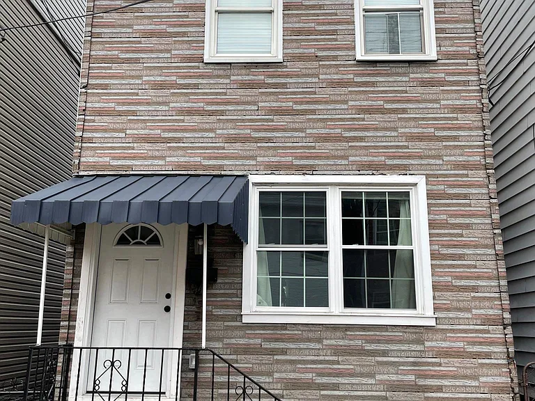 444 Cedarville St — Photo 1