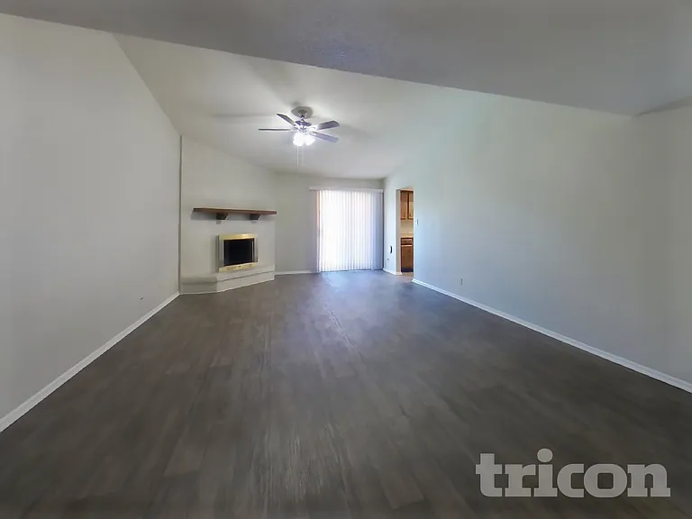 4323 W Poinsettia Dr — Photo 3