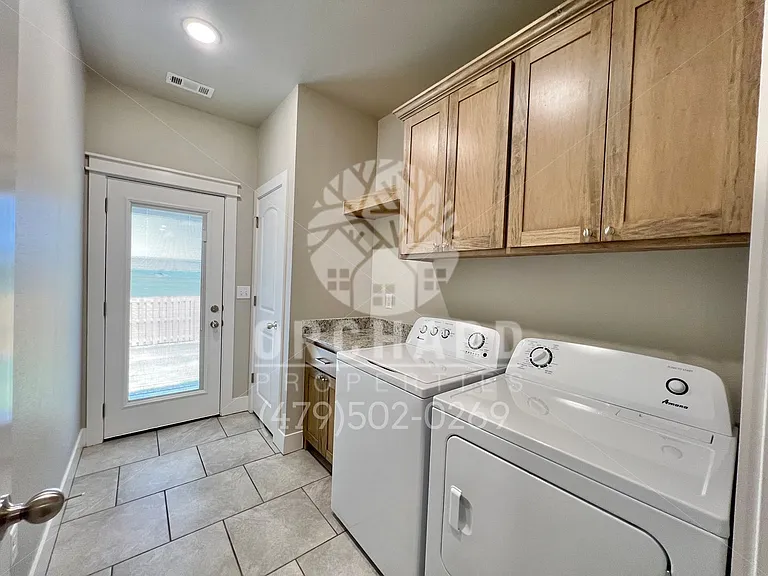 580 Bradford Dr — Photo 17