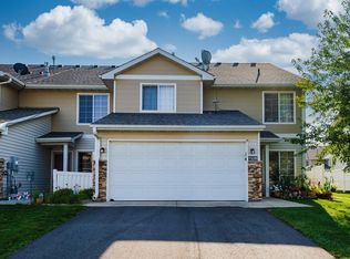 1328 Raintree Ln, Waconia, MN 55387