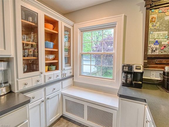 5th image of 1389 Lynn Park Dr