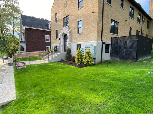 18 8th St #111, Providence, RI 02906