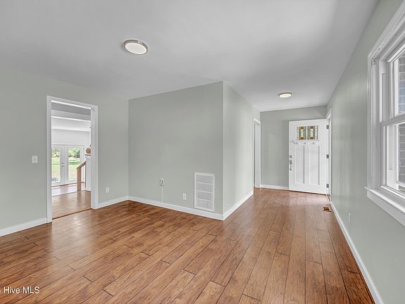 4th image of 64 Northwood Drive