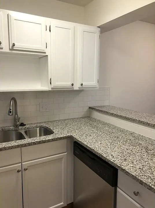 2 bed, 814 sqft, $2,275 — Photo 2