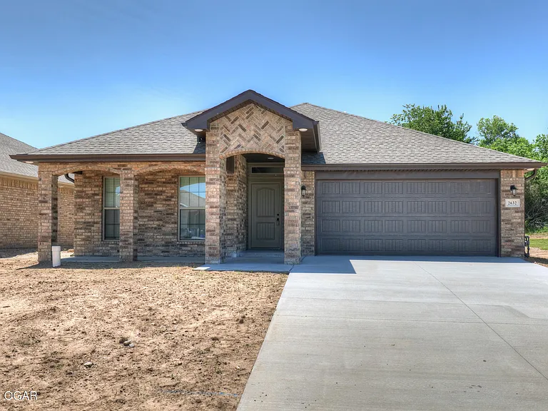 2632 S Lois Ln — Photo 2