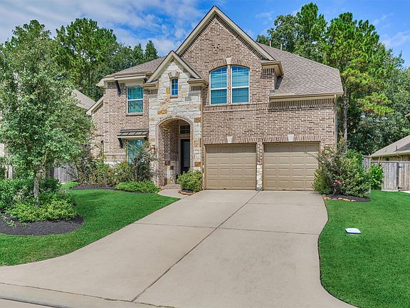 2nd image of 323 Cadela Drive
