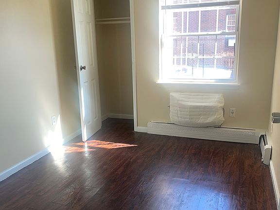 4th image of 405 Essex St Fl 2