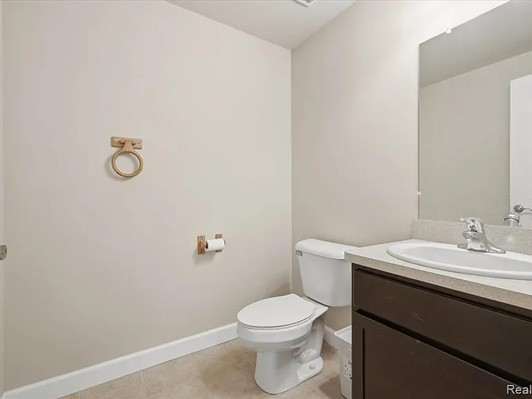 1114 Wales Dr — Photo 34