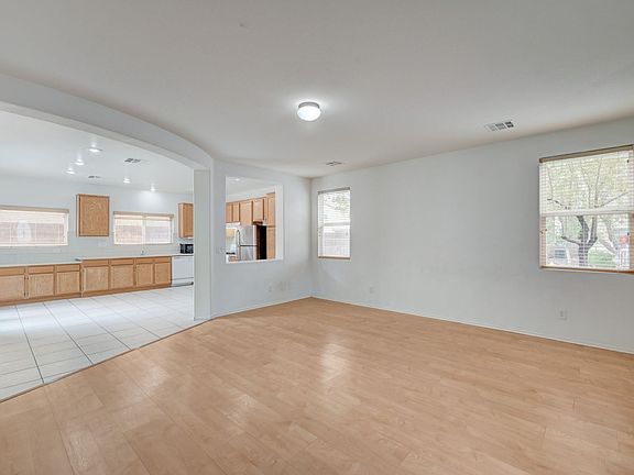 3rd image of 40 Fundy Ave