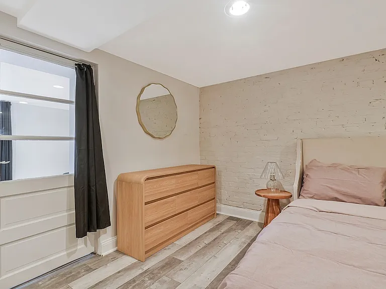 1407 King St #1 — Photo 13