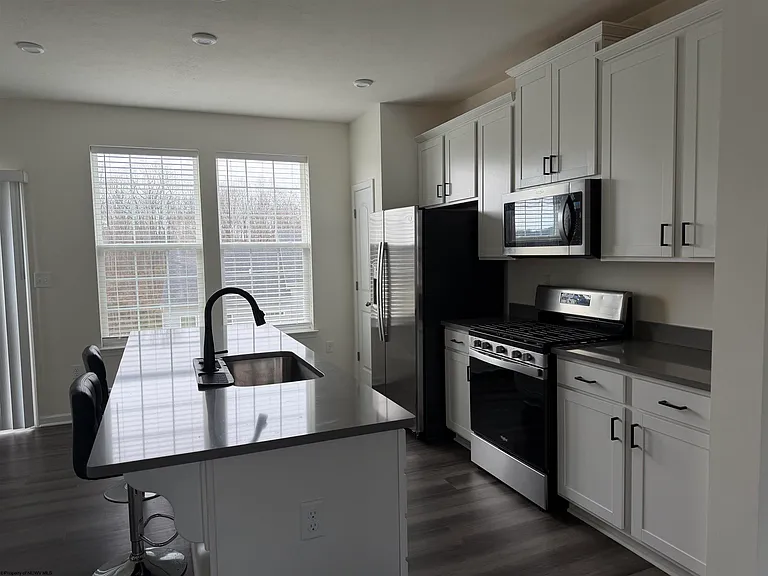 48 Dover Ct #48 — Photo 7