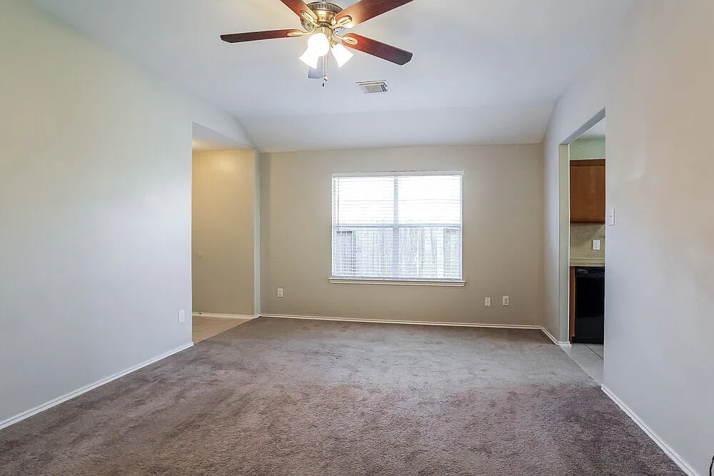 4 bed, 2.0 bath, 1295 sqft, $1,885 — Photo 4