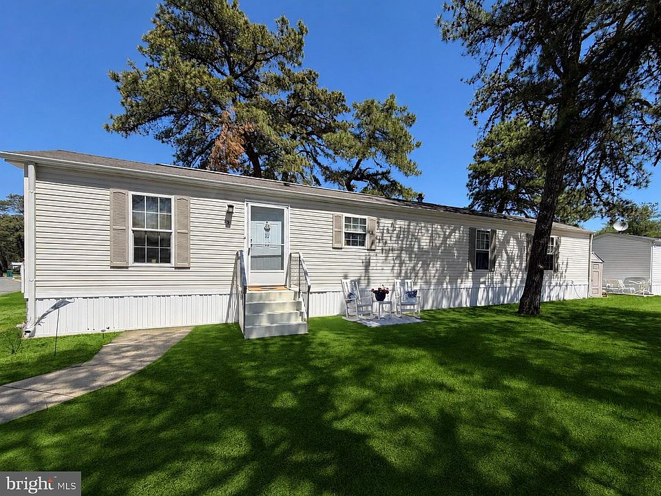 1st image of 21 Bluebird Ln