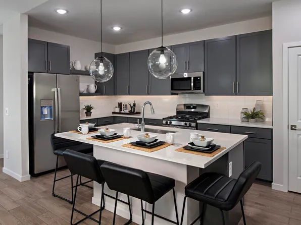 8622 W Frier Drive, Glendale, AZ 85305