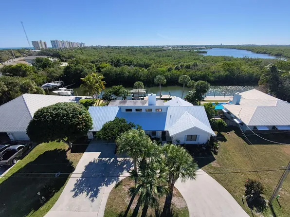 929 Jackson Way, Fort Pierce, FL 34949