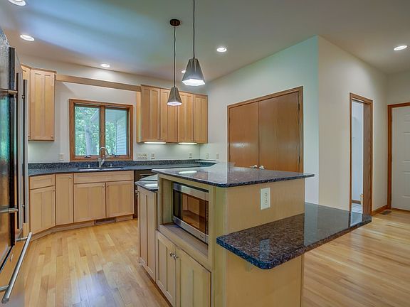 3rd image of 8212 N North Ct