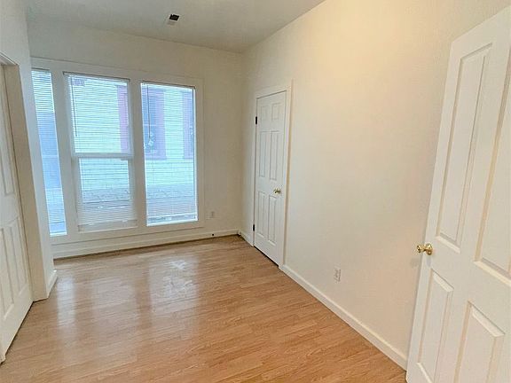 5th image of 4924 N Albina Ave #4006327