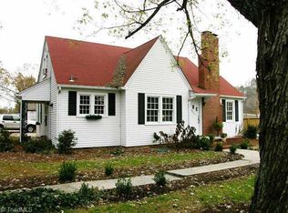 5147 Robinhood Rd, Winston Salem, NC 27106