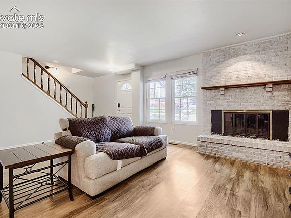 5th image of 2003 Sussex Ln