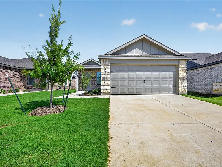 2509 Guineas Ln — Photo 1