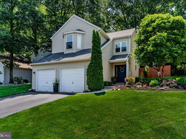 6111 Summit Pointe Dr, Harrisburg, PA 17111