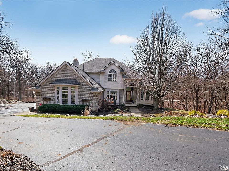 1st image of 10384 Overhill Dr