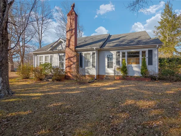 1331 Breazeale Rd, Easley, SC 29640
