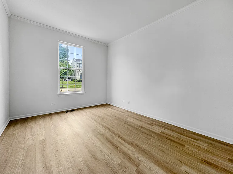1089 Ellsworth Dr — Photo 7