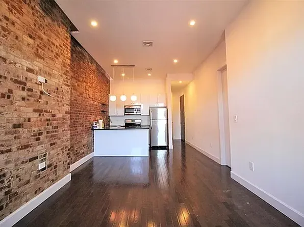 600 Quincy Street image 3 of 7