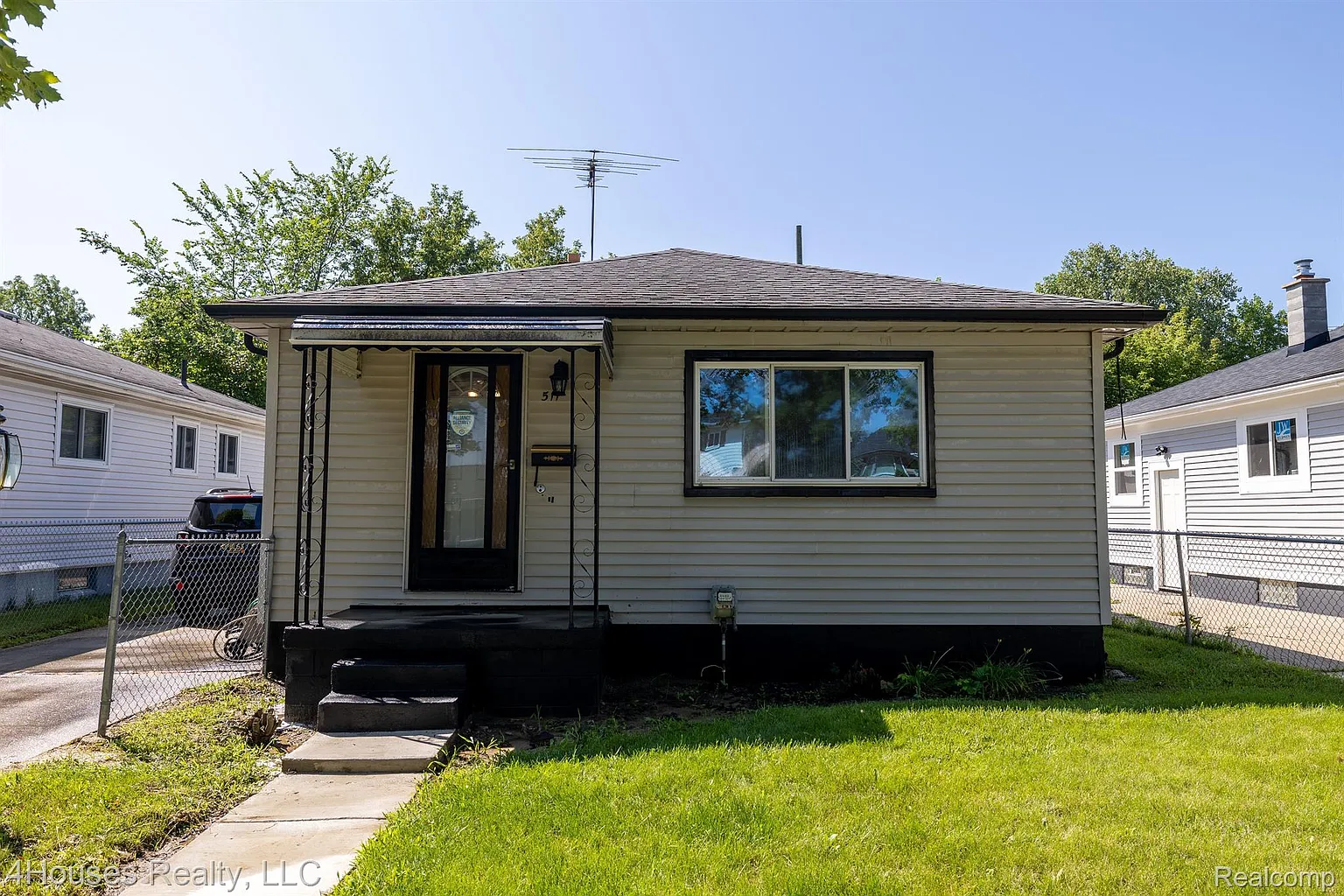 511 Nebraska Ave photo 1