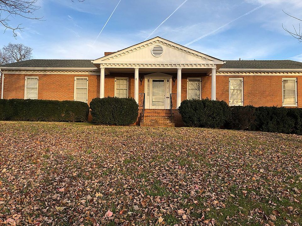 1st image of 924 Sanhill Dr