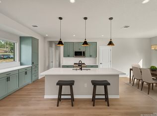 23048 Hilltop Peaks, Elmendorf, TX 78112