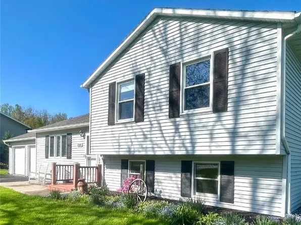 240 Rosewood Cir, Canastota, NY 13032