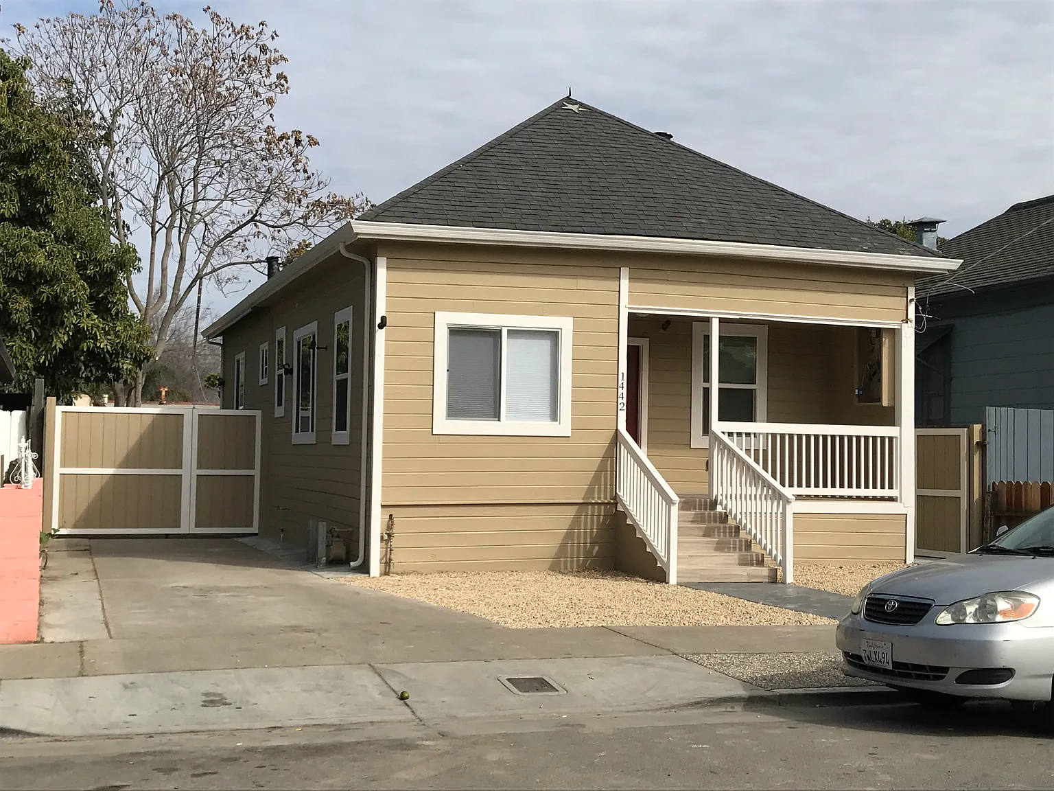 1442 Sanborn Ave photo 1