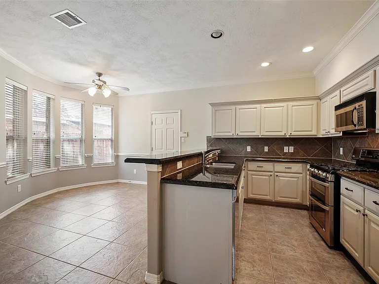 5830 Petty St — Photo 8