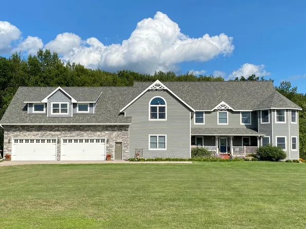 1454 180th St, Saint Croix Falls, WI 54024