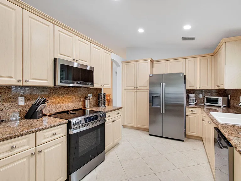 9895 Tallyrand Dr — Photo 11