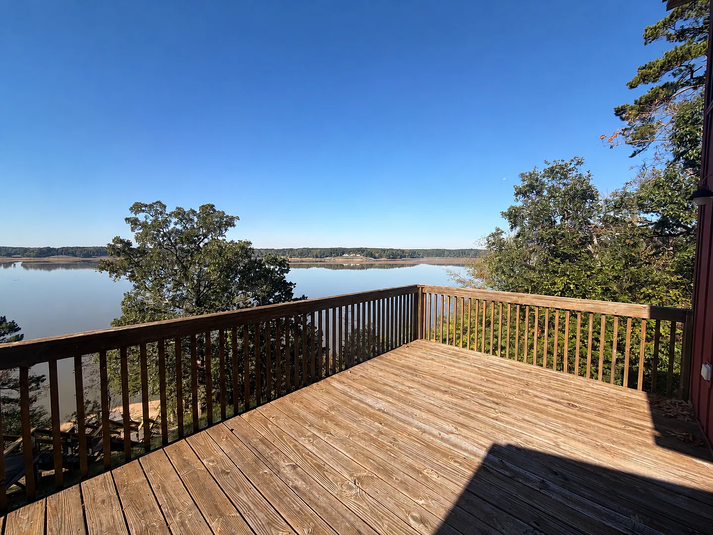 Fully Furnished, All Inclusive, and Lake Front?! — Photo 2