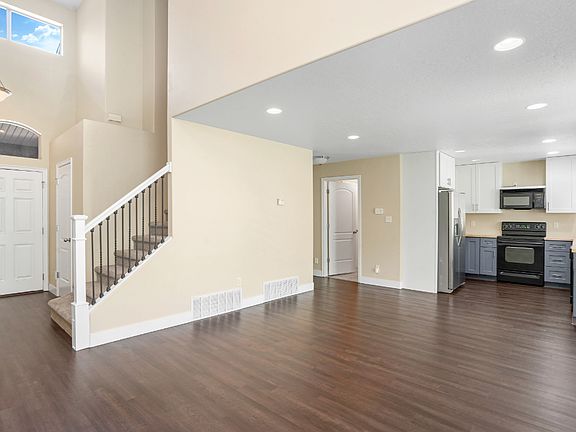 3rd image of 10498 Sage Vista Ln
