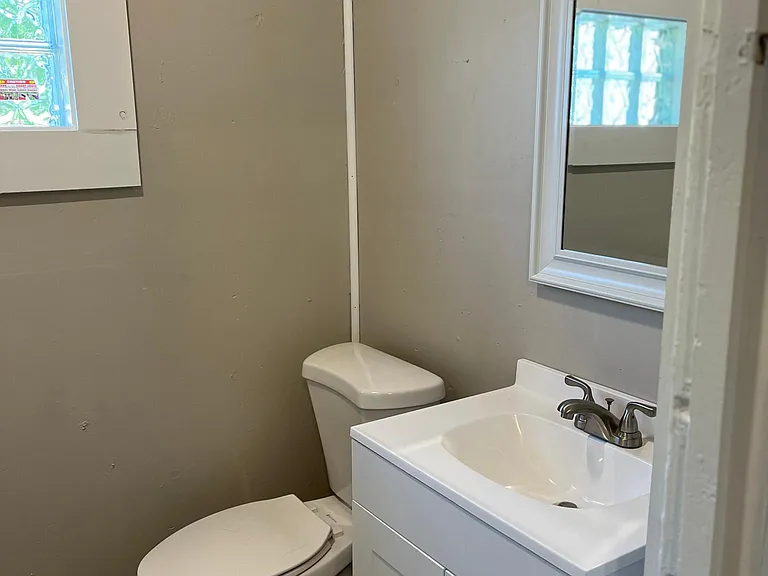 1536 Churchman Ave — Photo 9