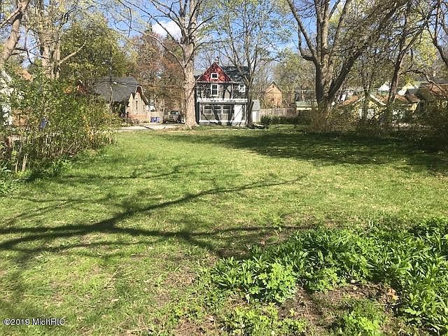 1st image of 1557 Queen Ave NE