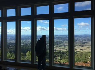 7000 Soldier Ln, Penngrove, CA 94951