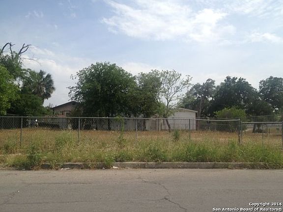 2nd image of 2426 Vera Cruz St
