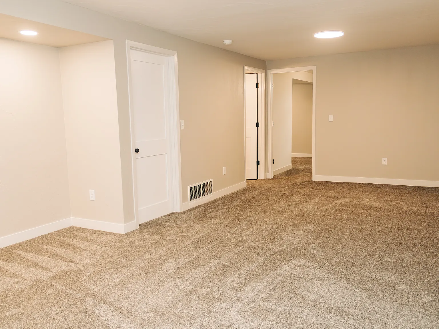 3404 Michigan Ave — Photo 2